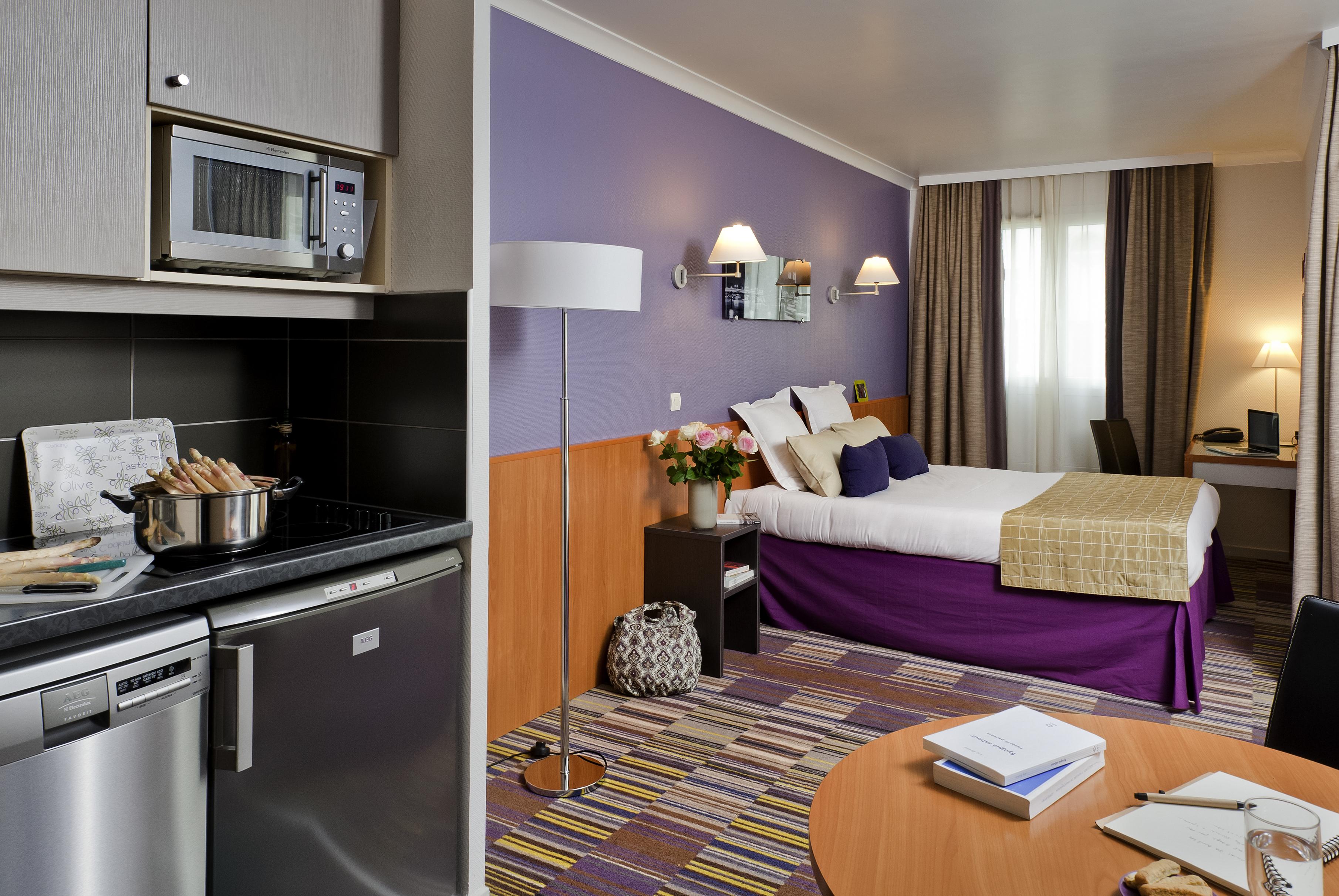 Aparthotel Adagio La Defense Le Parc Курбевуа Номер фото