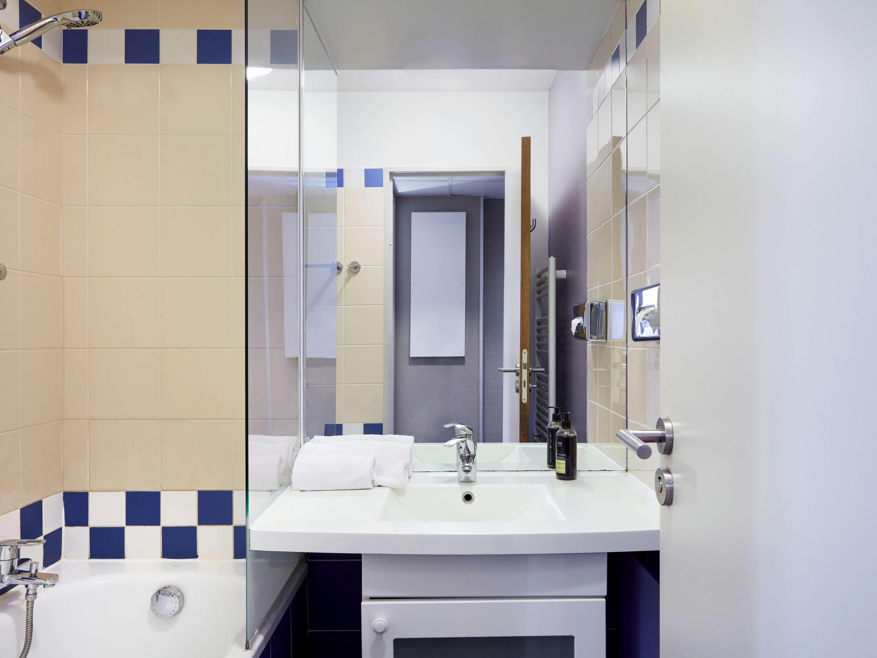 Aparthotel Adagio La Defense Le Parc Курбевуа Экстерьер фото