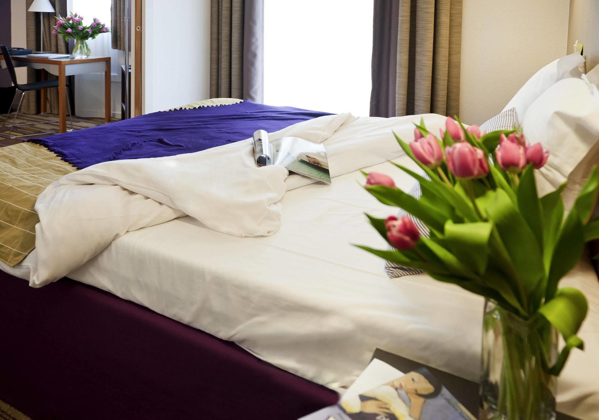 Aparthotel Adagio La Defense Le Parc Курбевуа Экстерьер фото