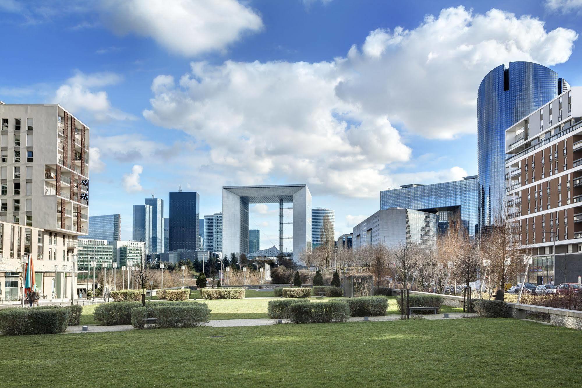 Aparthotel Adagio La Defense Le Parc Курбевуа Экстерьер фото