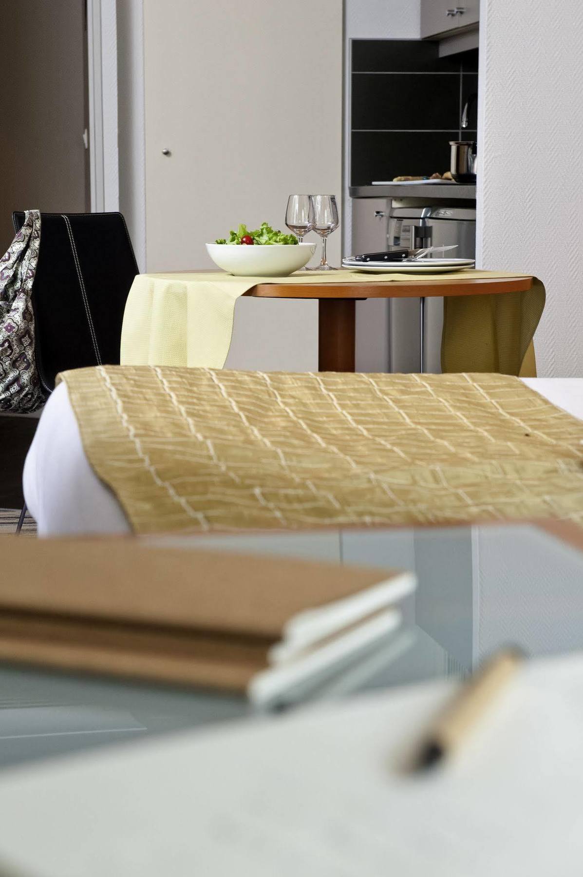 Aparthotel Adagio La Defense Le Parc Курбевуа Экстерьер фото